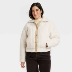 Women's Utility Faux Fur Jacket - Universal Thread™ White -Trendy Women GUEST 2469a5dc 9ee1 4f40 be8f c578c039c4e3