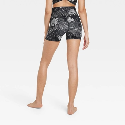 Women's Floral Print High-Rise Bike Shorts 4" - JoyLab™ 1 Women's Floral Print High-Rise Bike Shorts 4" - JoyLab™