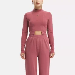 Reebok Classics Wide Long Sleeve Trend Top -Trendy Women GUEST 857701cf f2c5 4db4 9ecf 6c9e0bbee41a