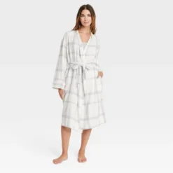 Women's Flannel Robe - Stars Above™ -Trendy Women GUEST af618ec6 923a 40ed b8ae f08870413d10