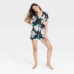 Women's Beautifully Soft Short Sleeve Notch Collar Top And Shorts Pajama Set - Stars Above™ -Trendy Women GUEST cd0197d3 fb3a 47a3 9e64 f021ac8fdae8