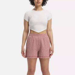 Reebok Classics Y2K Baby T-Shirt -Trendy Women GUEST f1de88f3 12dd 4c4d a417 1b2359cb5da3