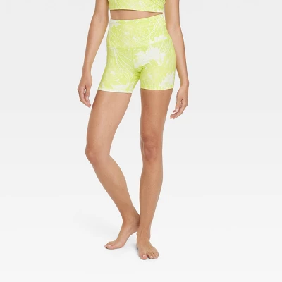 Women's Floral Print High-Rise Bike Shorts 4" - JoyLab™ 3 Women's Floral Print High-Rise Bike Shorts 4" - JoyLab™ - Image 3